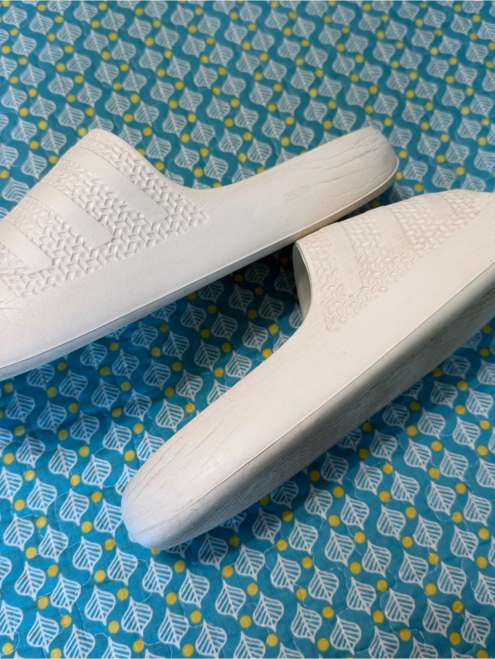 White Slide Sandals Adidas Comfortable Open-Toe Pool Slides